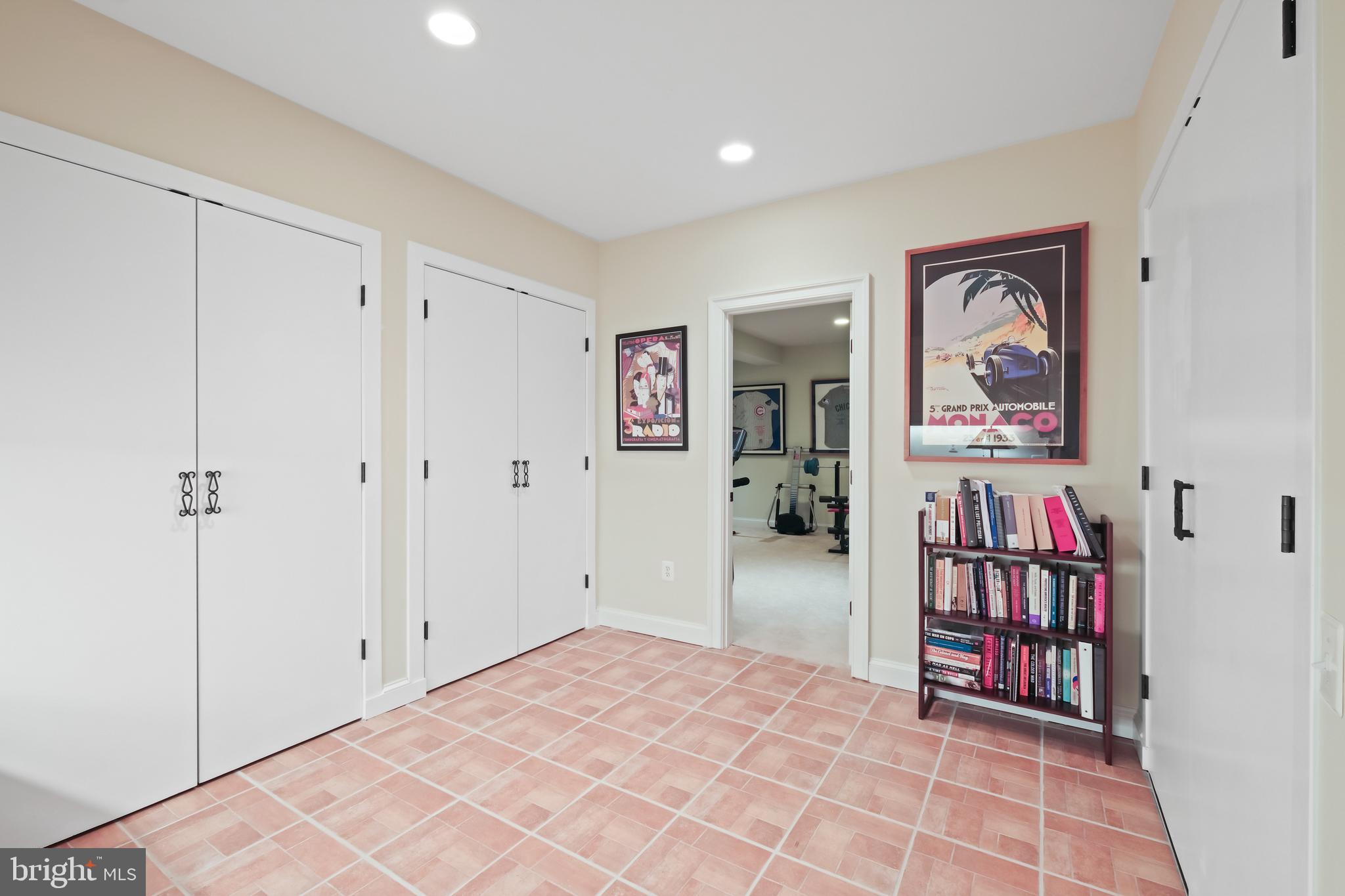 10405 SANDRINGHAM COURT