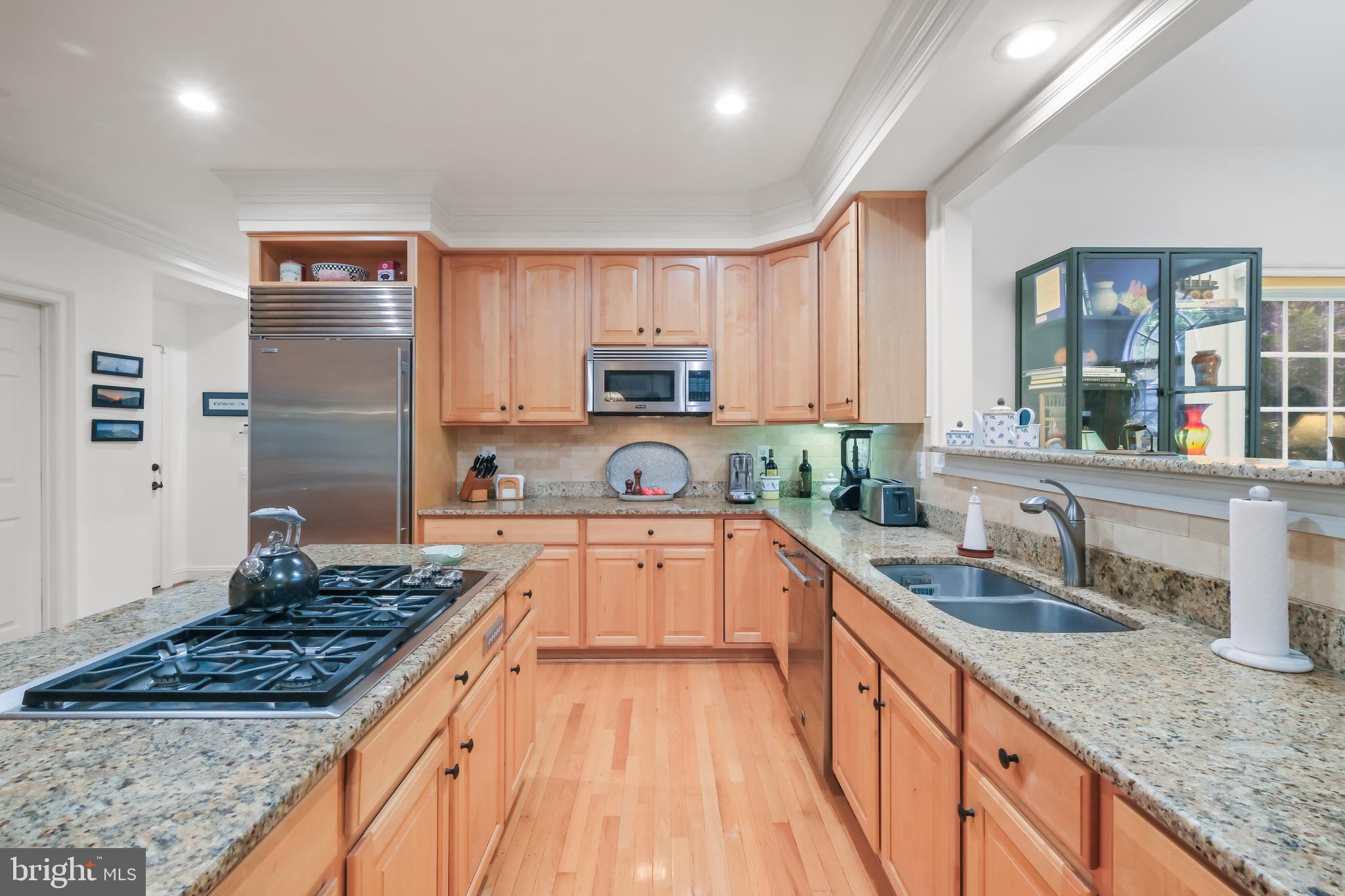 10405 SANDRINGHAM COURT