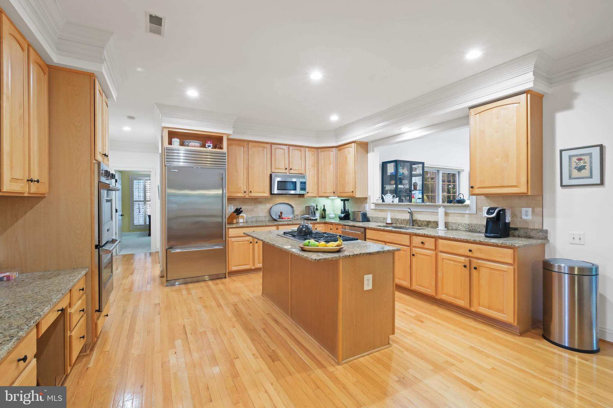 10405 SANDRINGHAM COURT