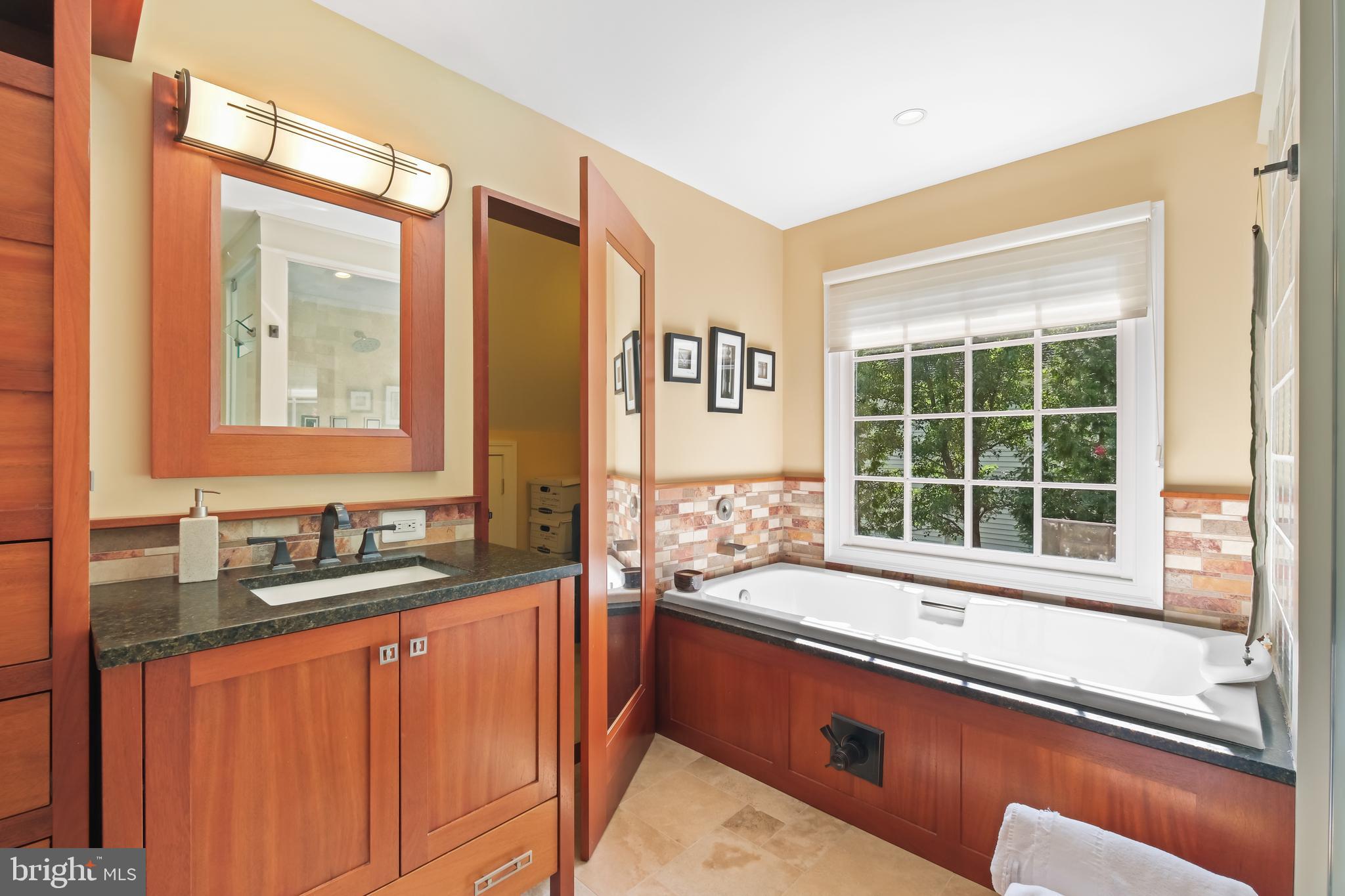 10405 SANDRINGHAM COURT