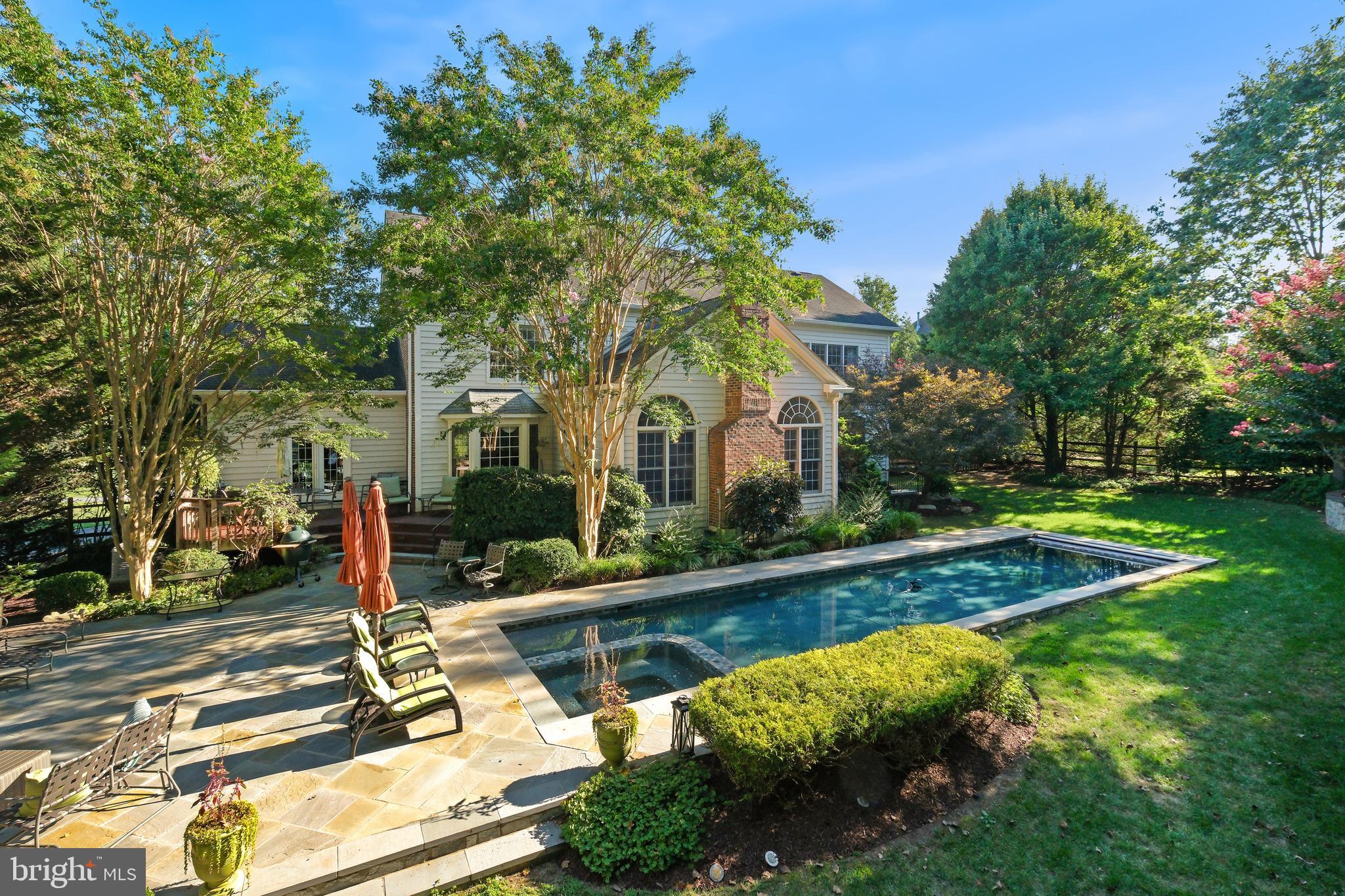 10405 SANDRINGHAM CT