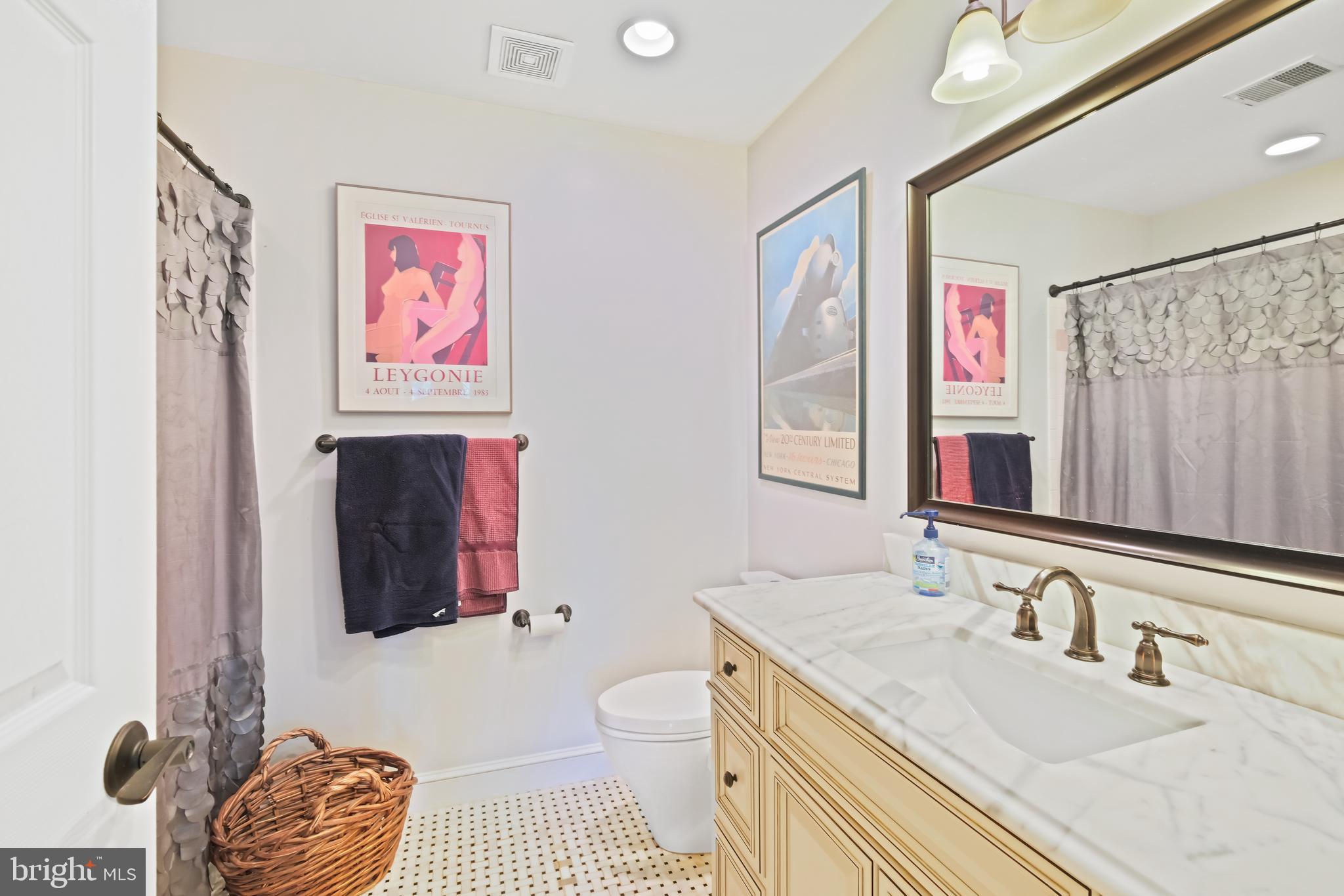 10405 SANDRINGHAM COURT