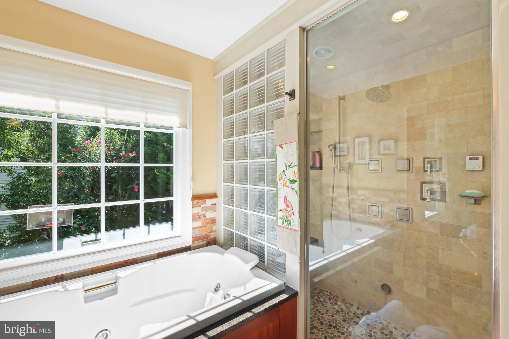 10405 SANDRINGHAM COURT