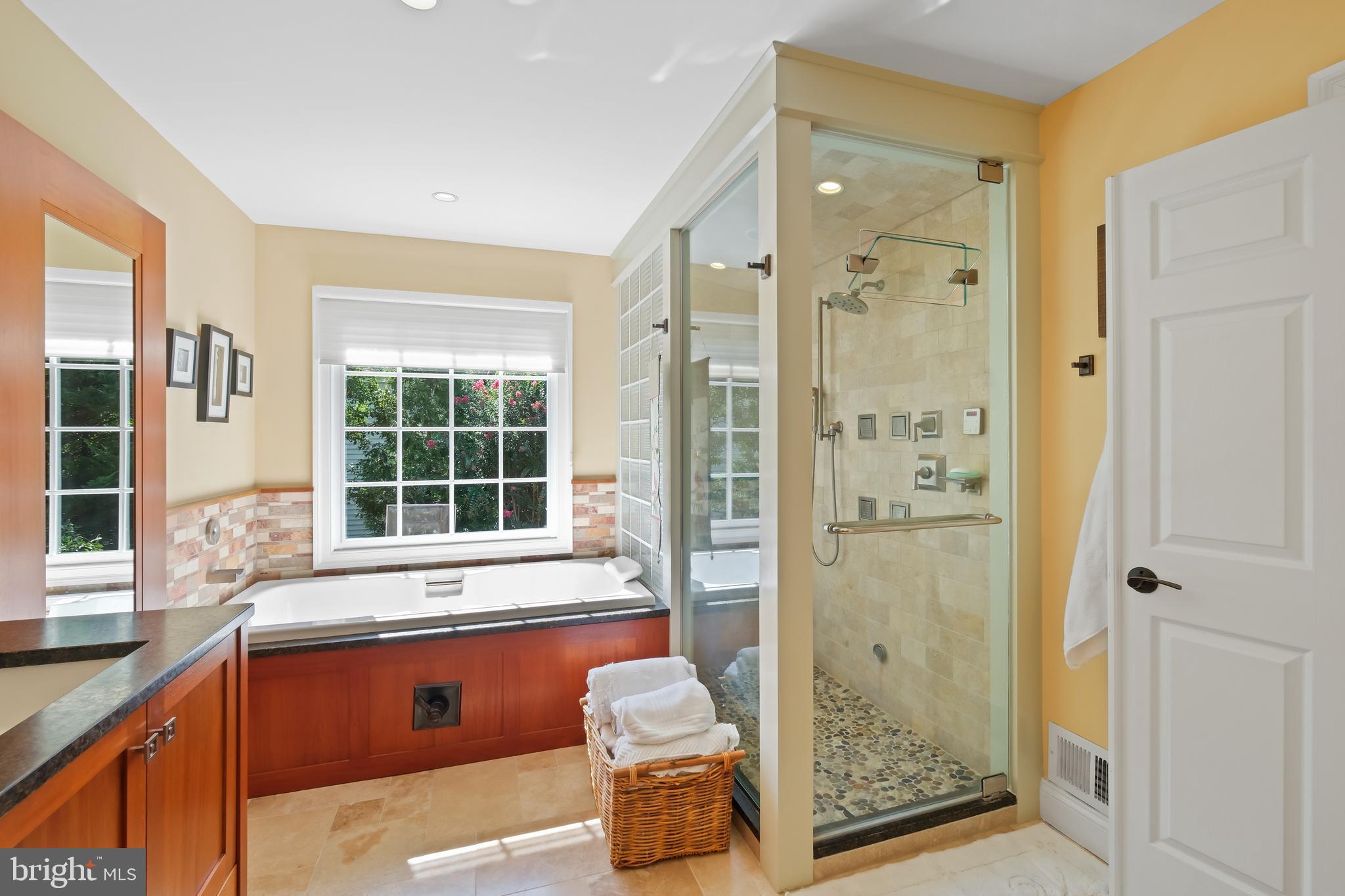10405 SANDRINGHAM COURT