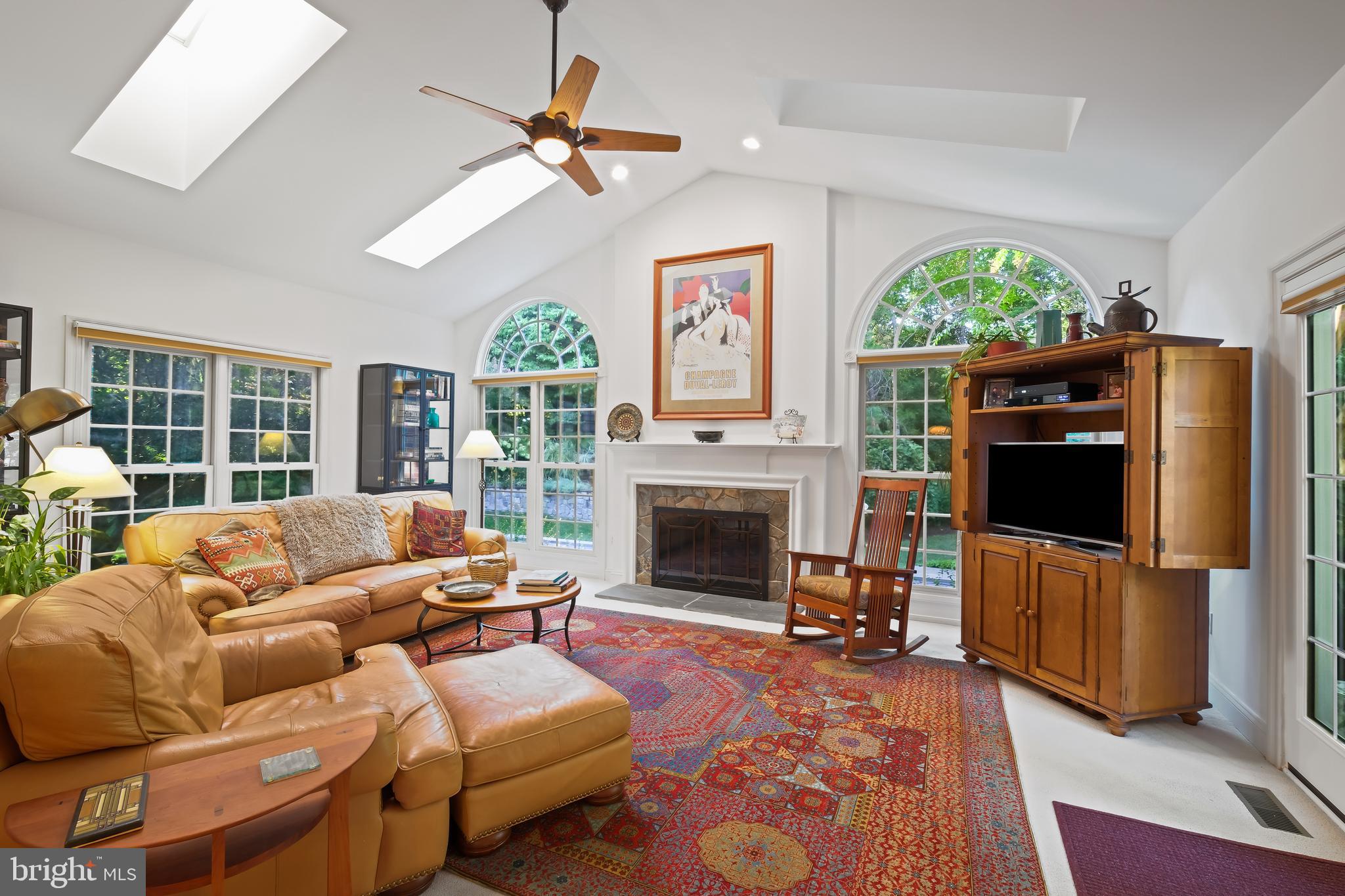 10405 SANDRINGHAM COURT
