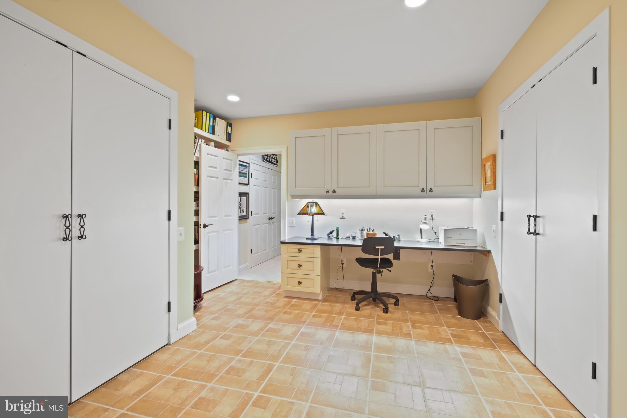 10405 SANDRINGHAM COURT