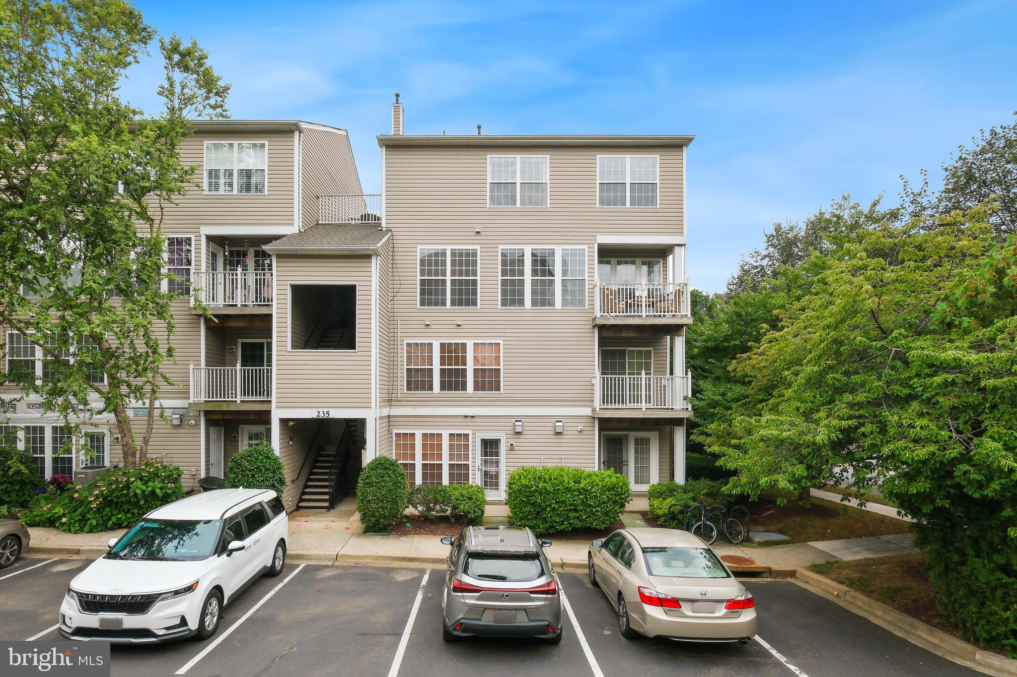235 JAY DRIVE B 92