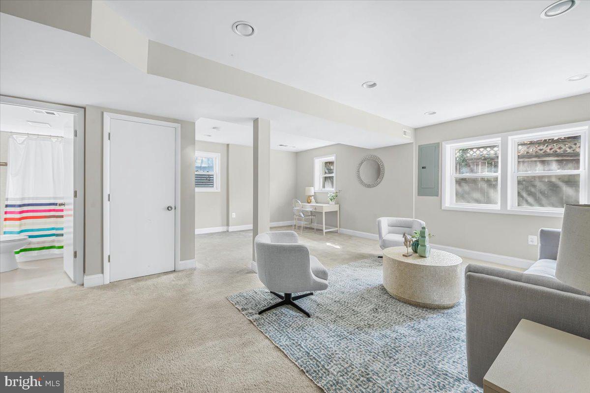 9805 GARDINER AVENUE