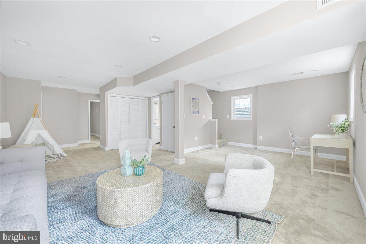 9805 GARDINER AVENUE