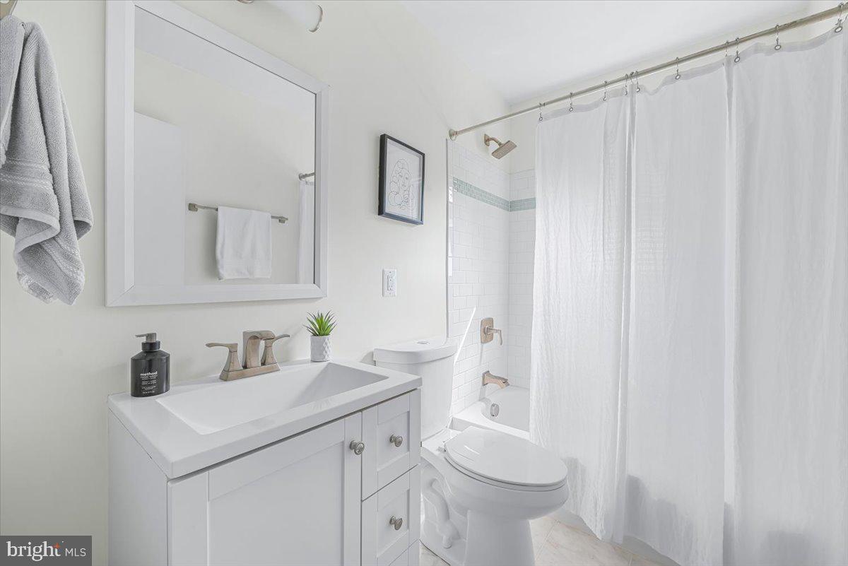 9805 GARDINER AVENUE