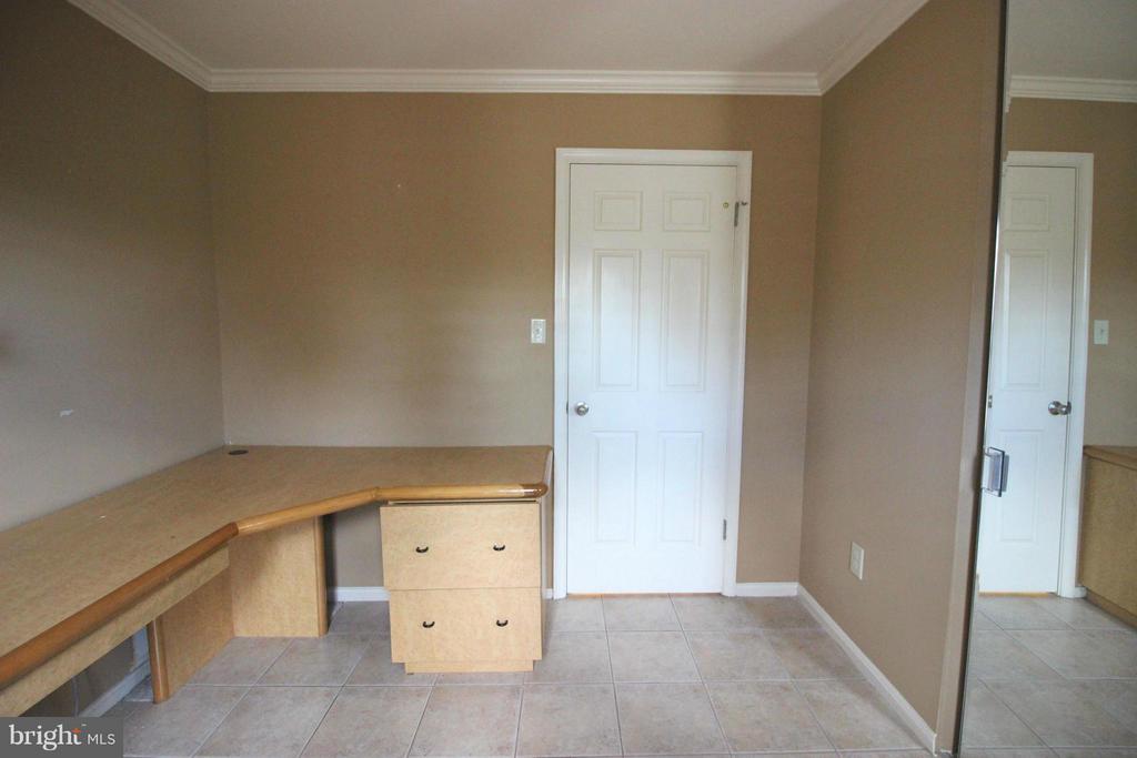 5918 EDSON LANE