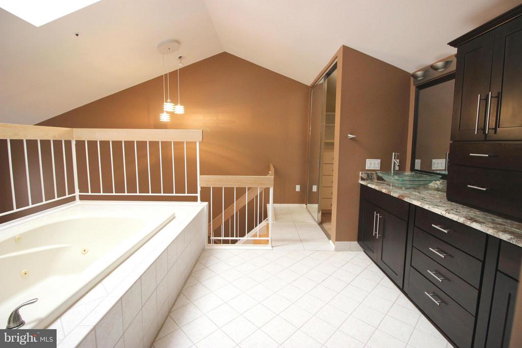 5918 EDSON LANE