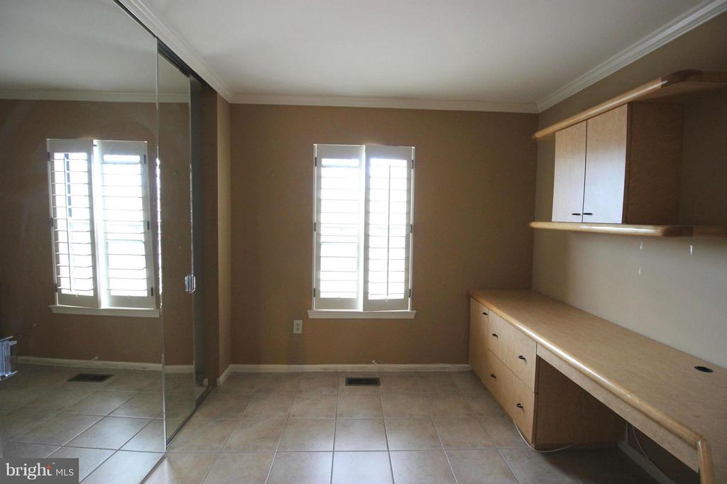 5918 EDSON LANE