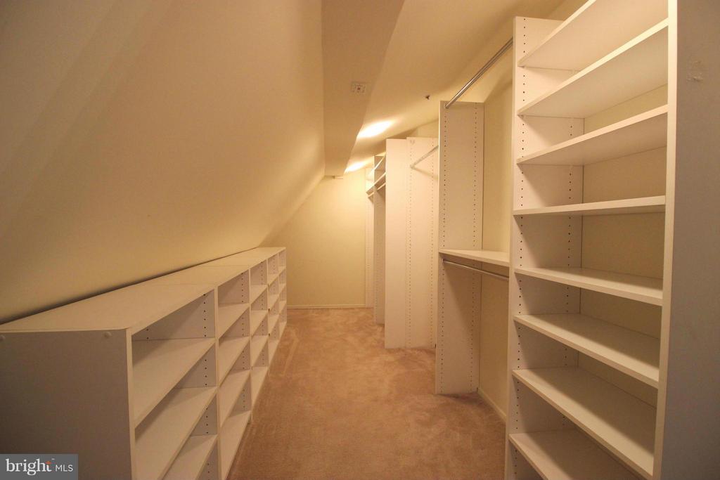 5918 EDSON LANE