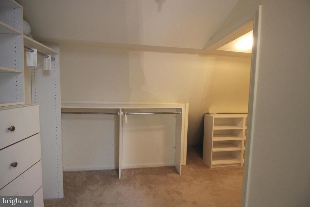 5918 EDSON LANE