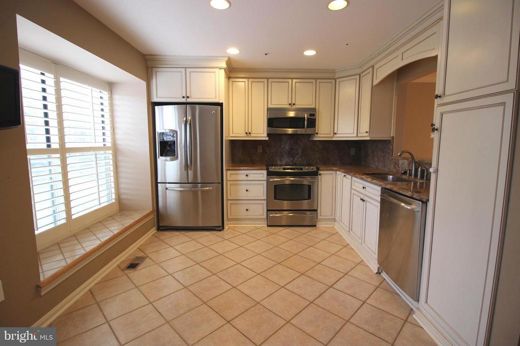 5918 EDSON LANE