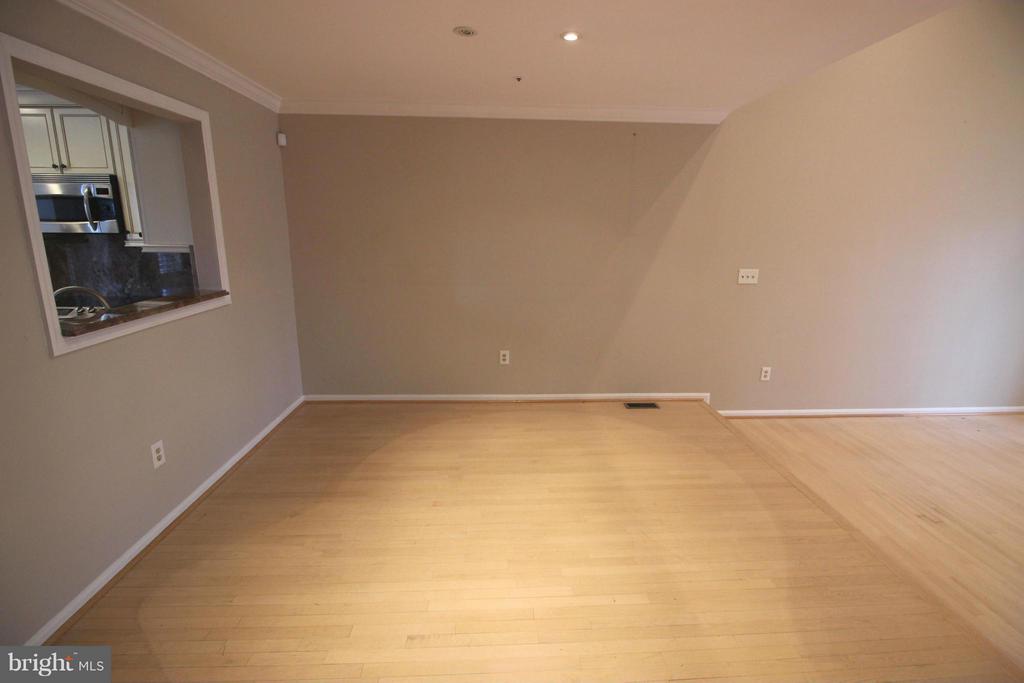 5918 EDSON LANE