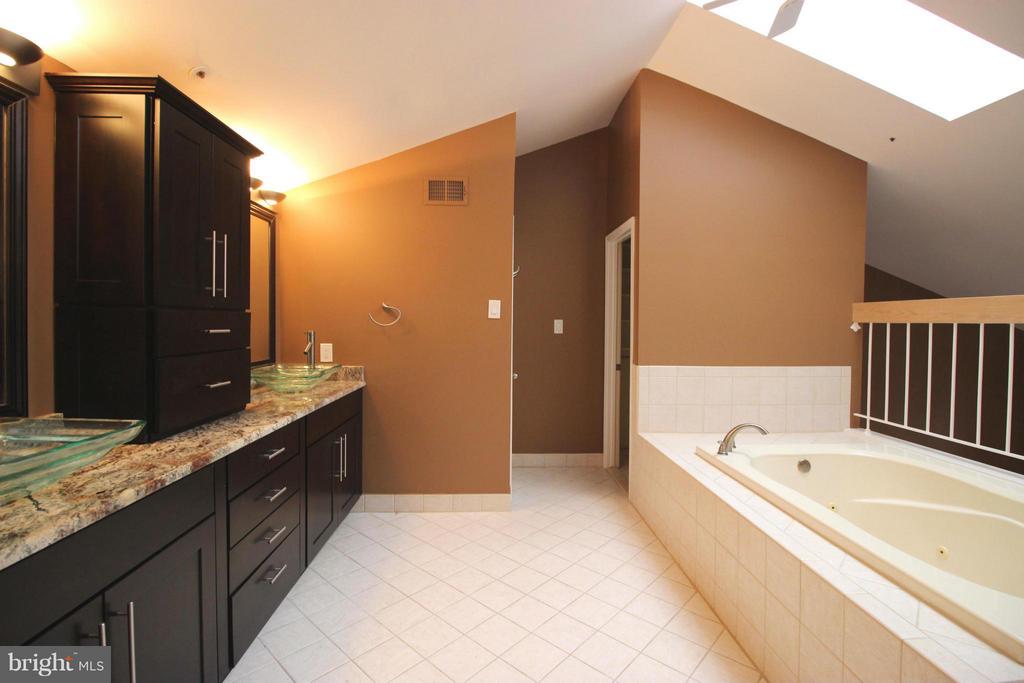 5918 EDSON LANE