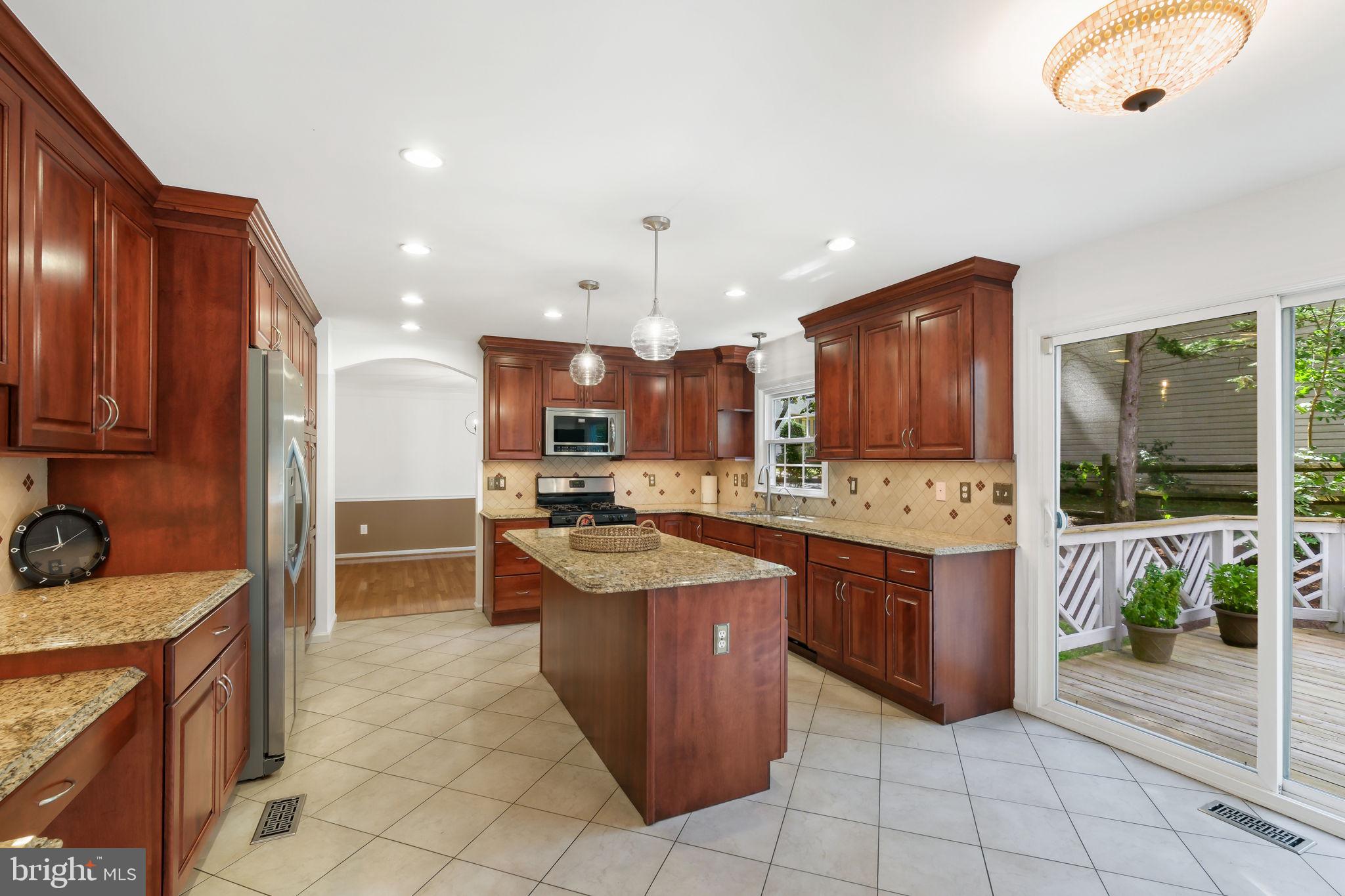 900 WHITE PINE PLACE