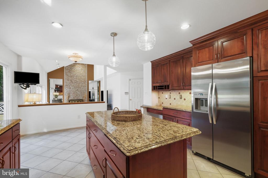 900 WHITE PINE PLACE