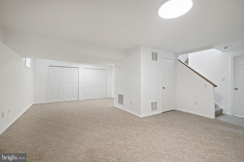 900 WHITE PINE PLACE