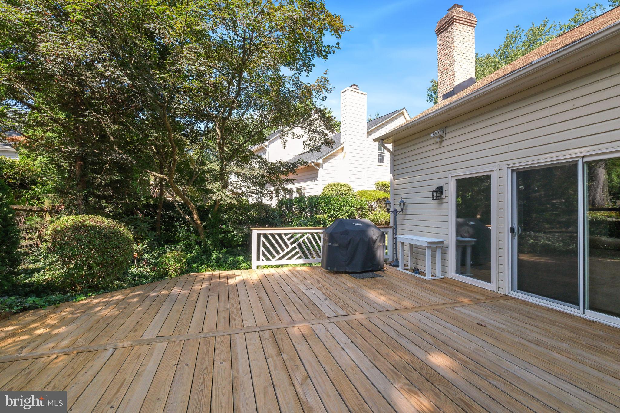 900 WHITE PINE PLACE