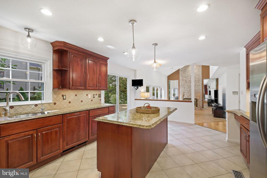 900 WHITE PINE PLACE