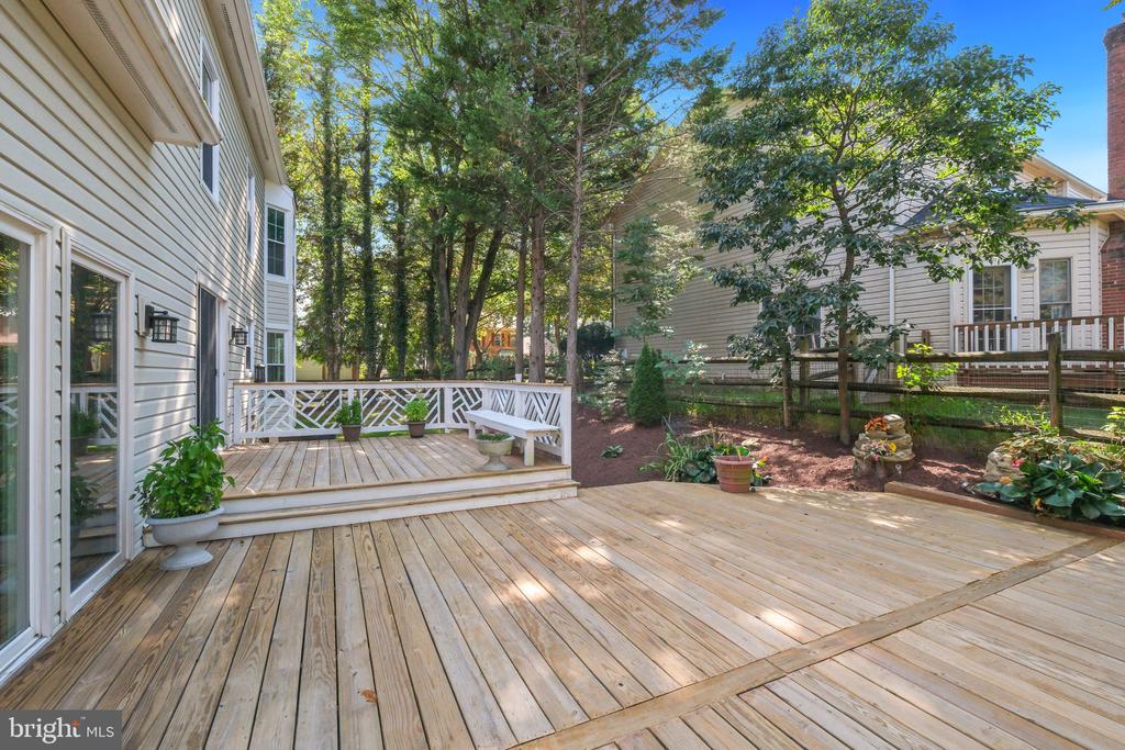 900 WHITE PINE PLACE