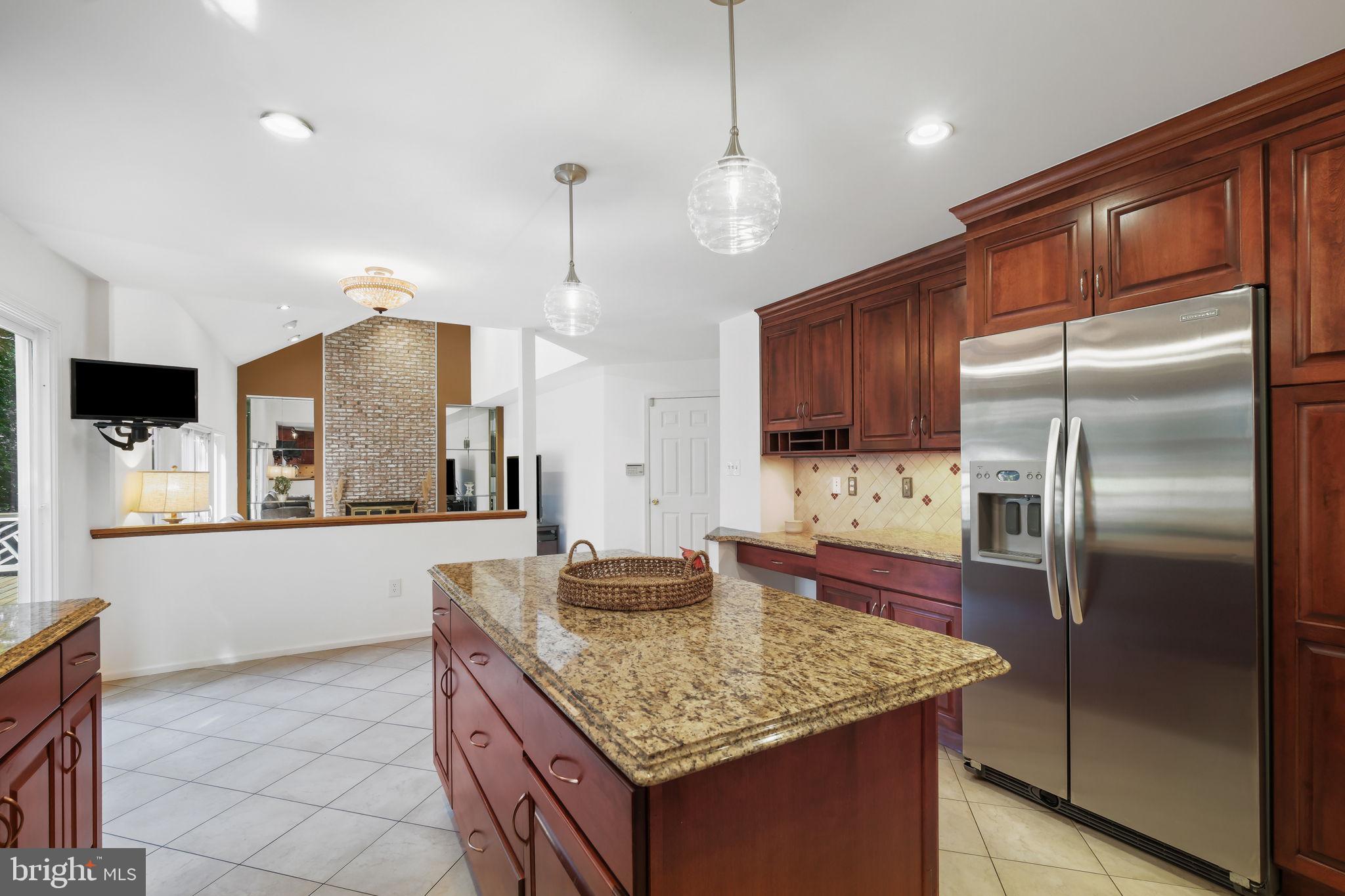900 WHITE PINE PLACE