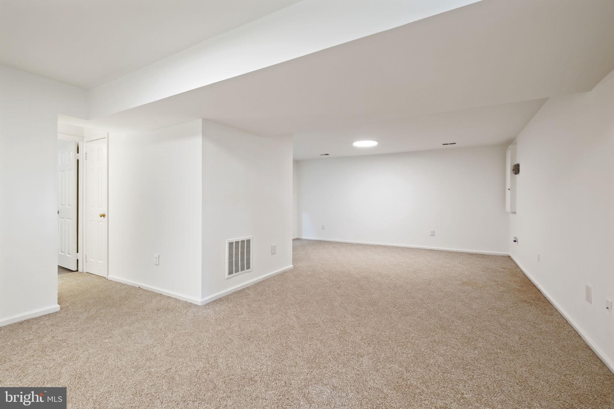 900 WHITE PINE PLACE