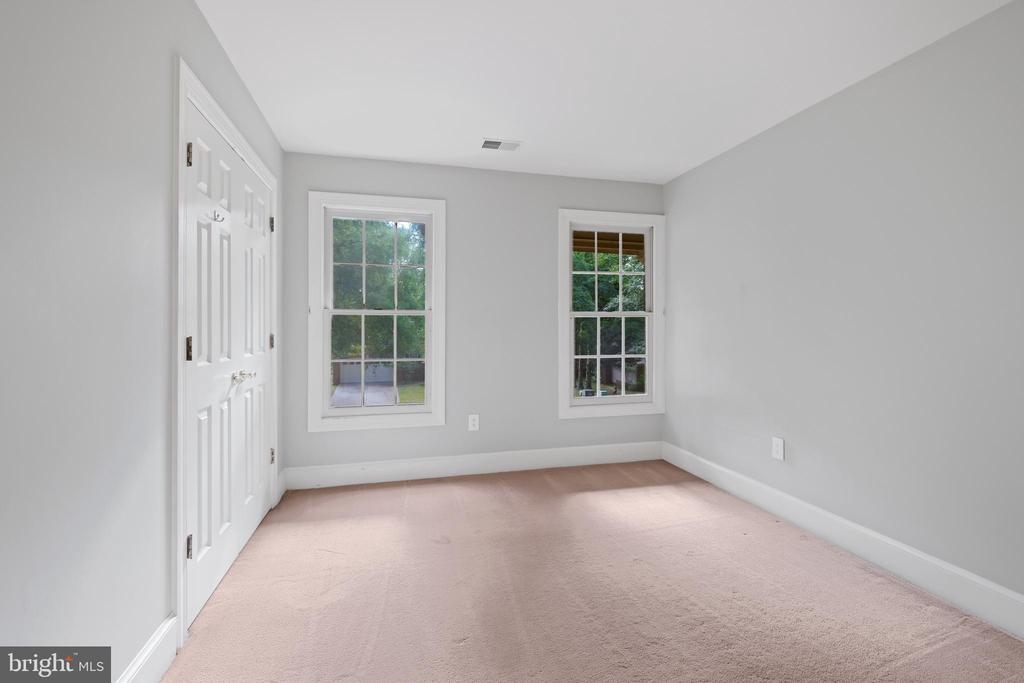 5606 SUGARBUSH LANE