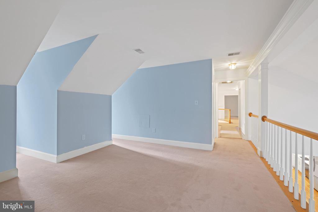5606 SUGARBUSH LANE