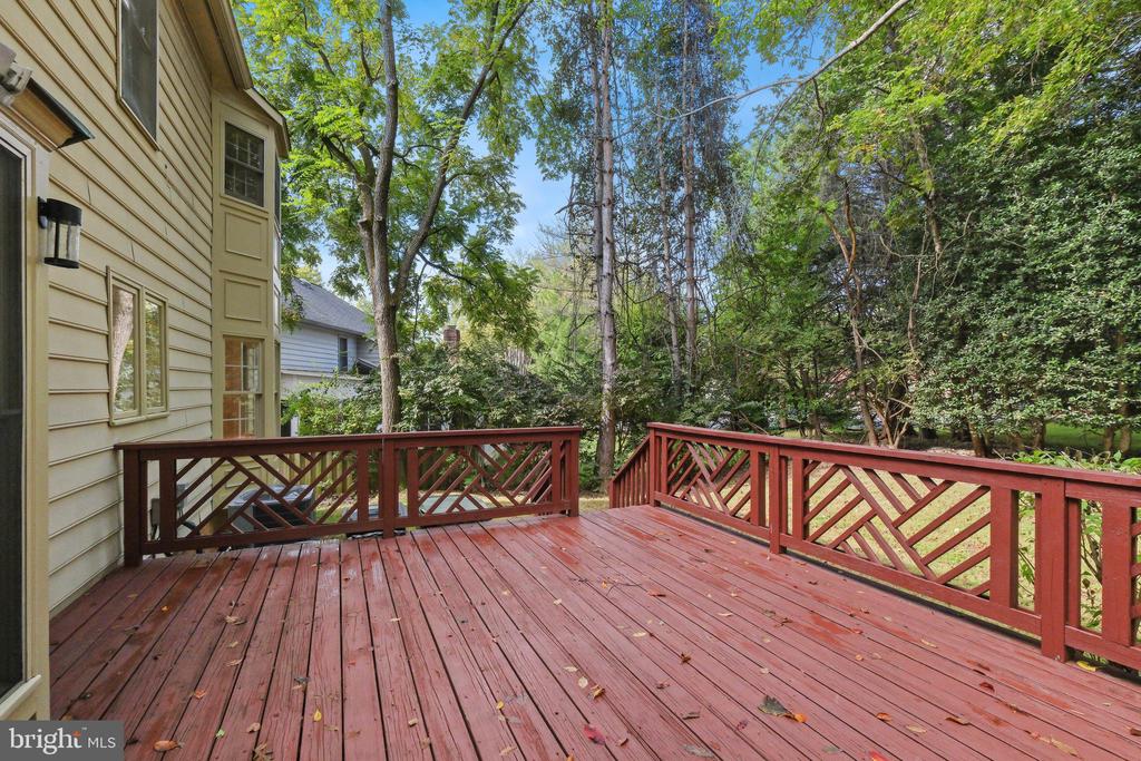 5606 SUGARBUSH LANE