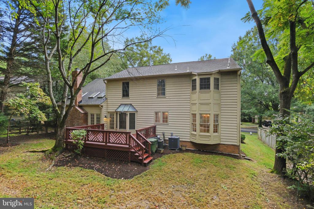 5606 SUGARBUSH LANE
