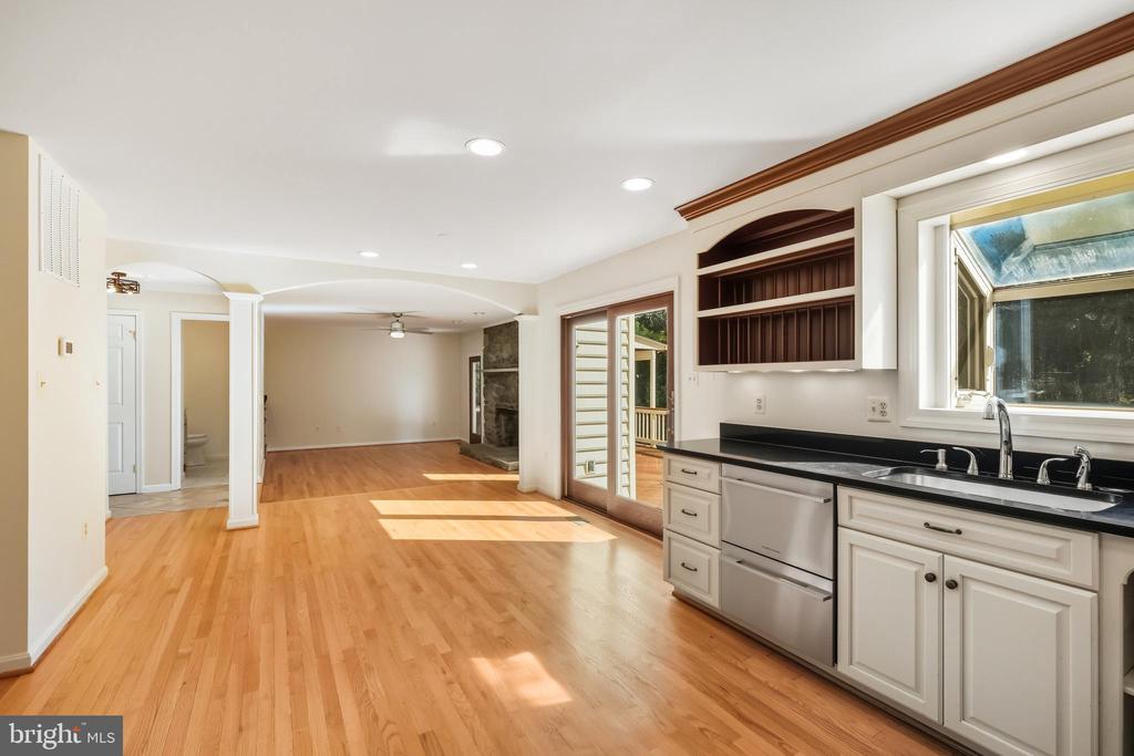 5704 MOSSROCK DRIVE