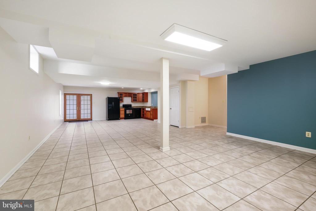 5704 MOSSROCK DRIVE