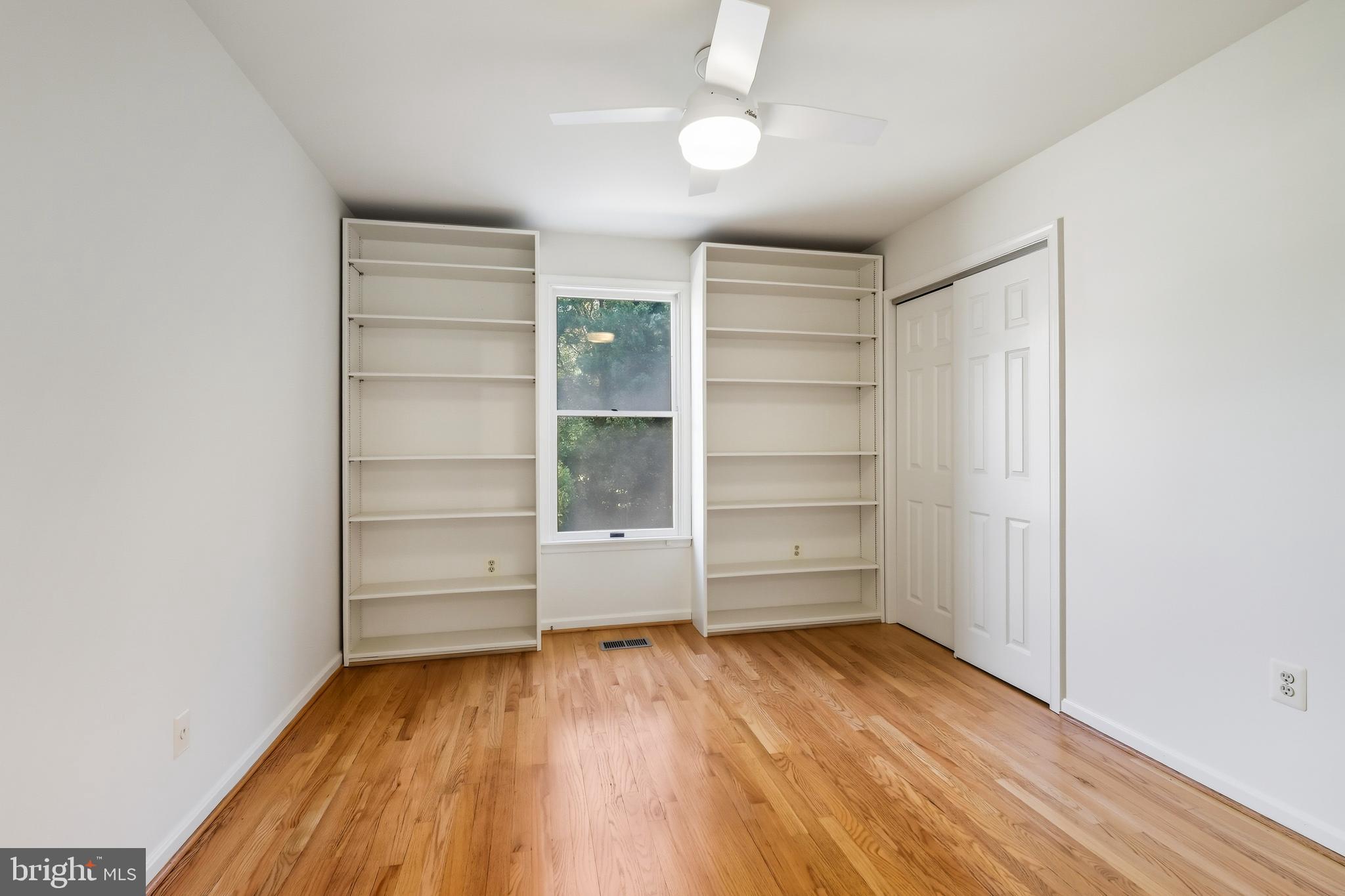 5704 MOSSROCK DRIVE