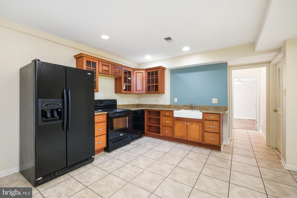 5704 MOSSROCK DRIVE