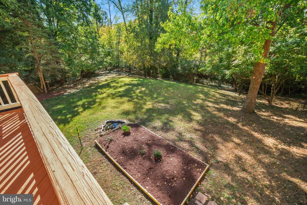 5704 MOSSROCK DRIVE