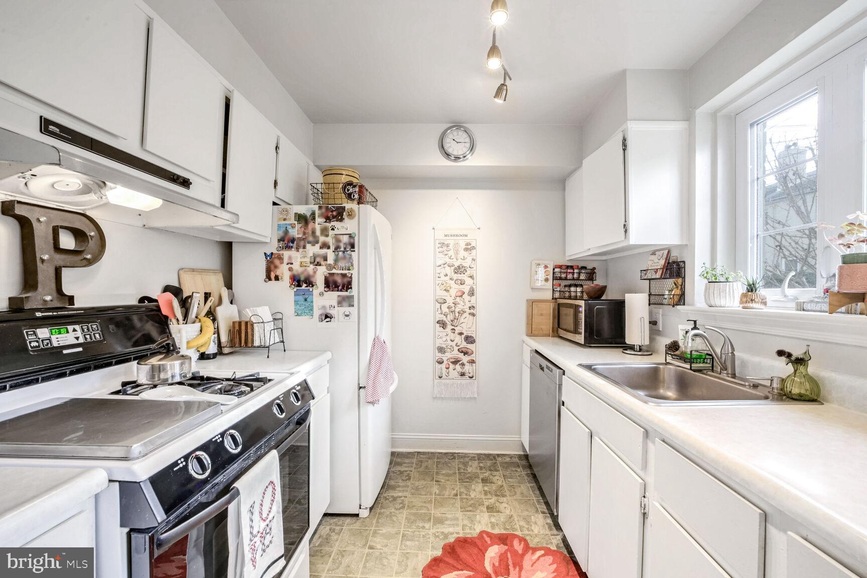 9888 HOLLOW GLEN PLACE 2538B