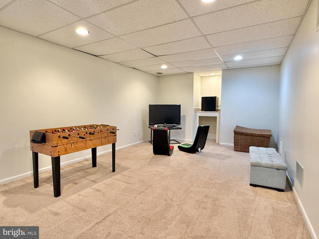 9509 ASPENWOOD COURT