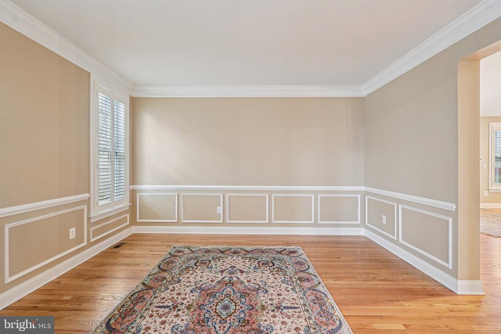 8242 CASTANEA LANE