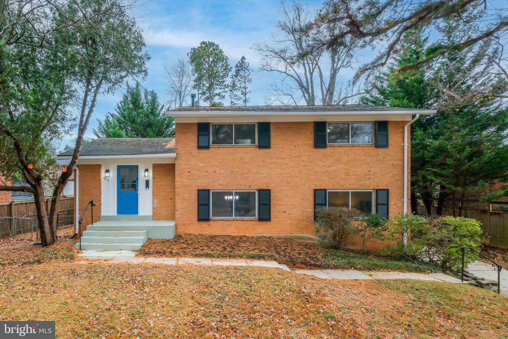 1618 MARTHA TERRACE