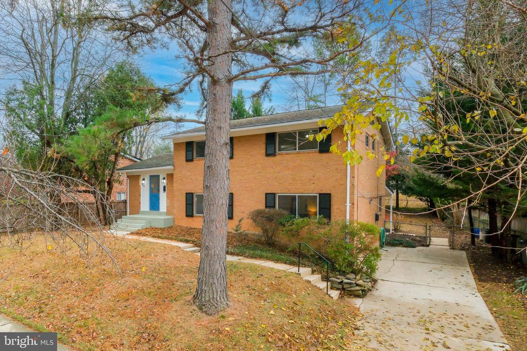 1618 MARTHA TERRACE