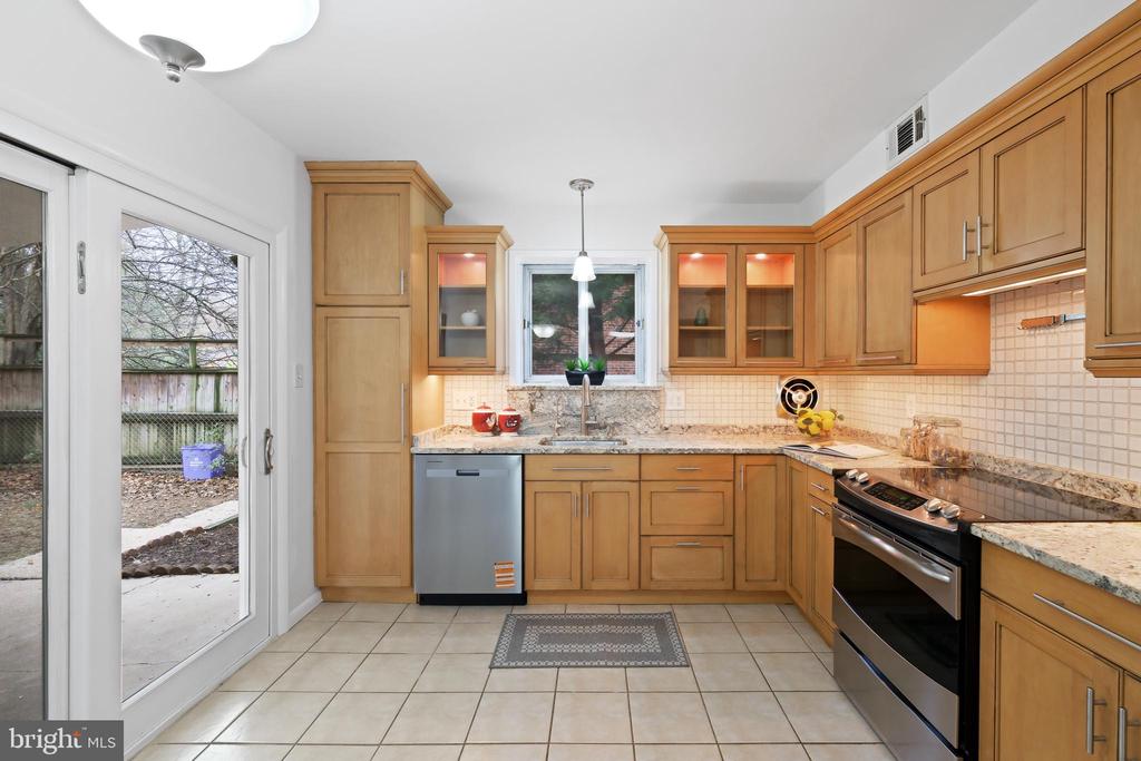 1618 MARTHA TERRACE