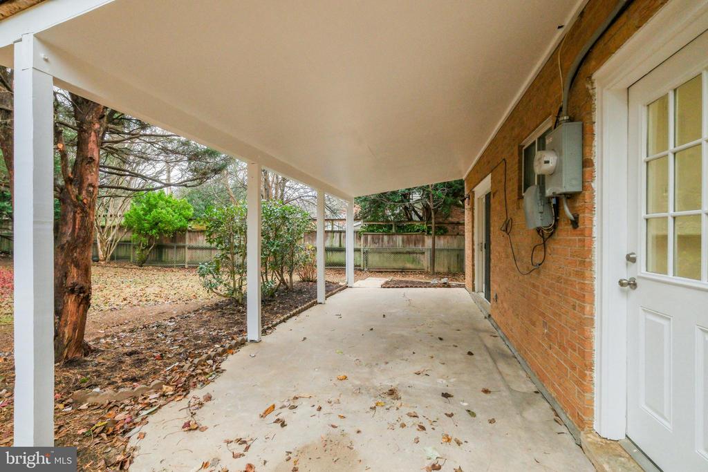 1618 MARTHA TERRACE
