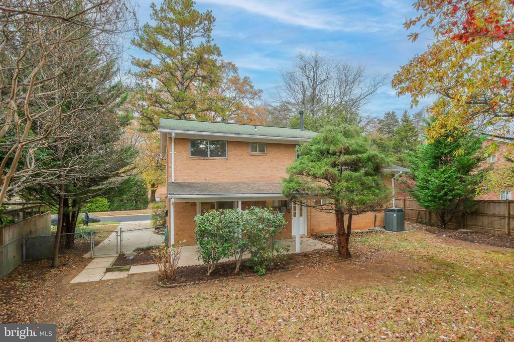 1618 MARTHA TERRACE