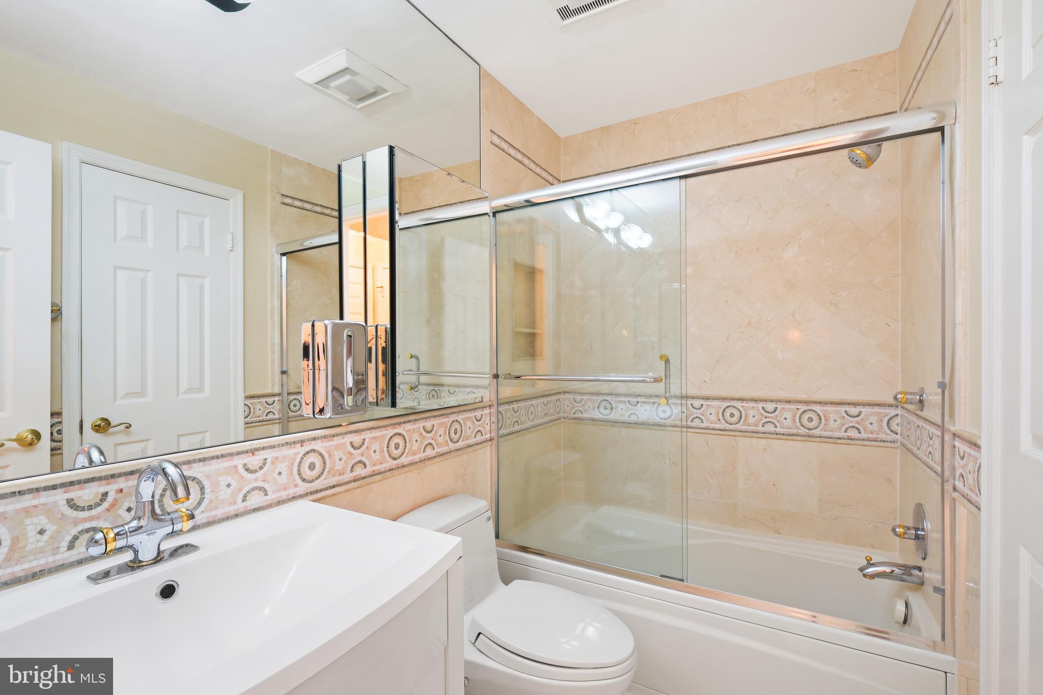 5704 BREWER HOUSE CIRCLE 101