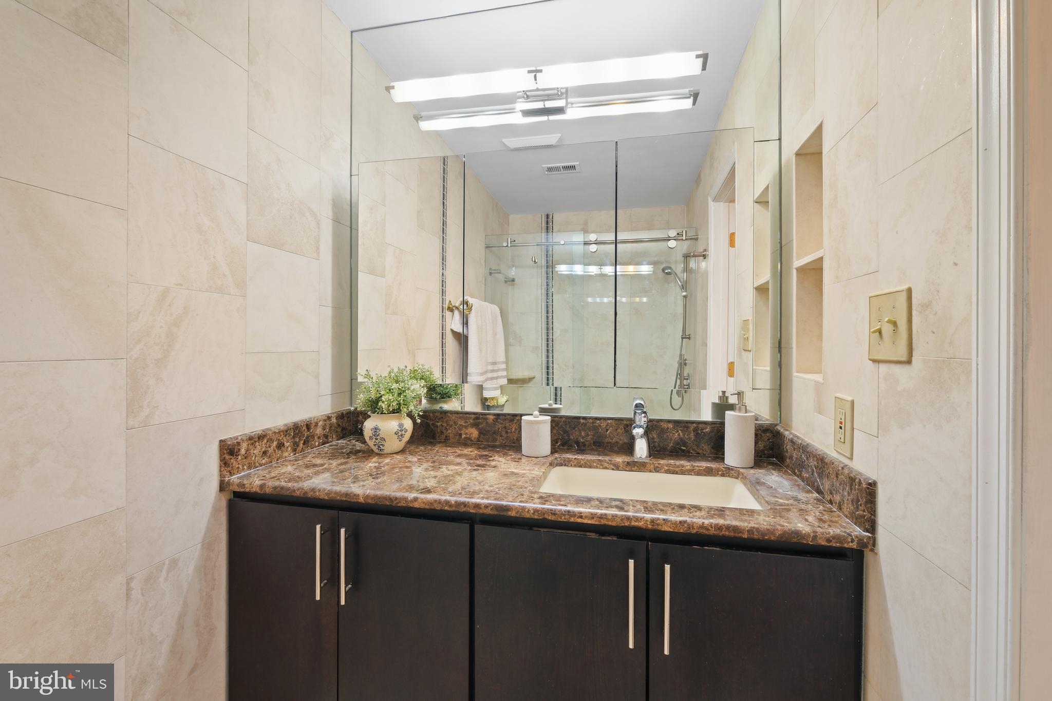 5704 BREWER HOUSE CIRCLE 101