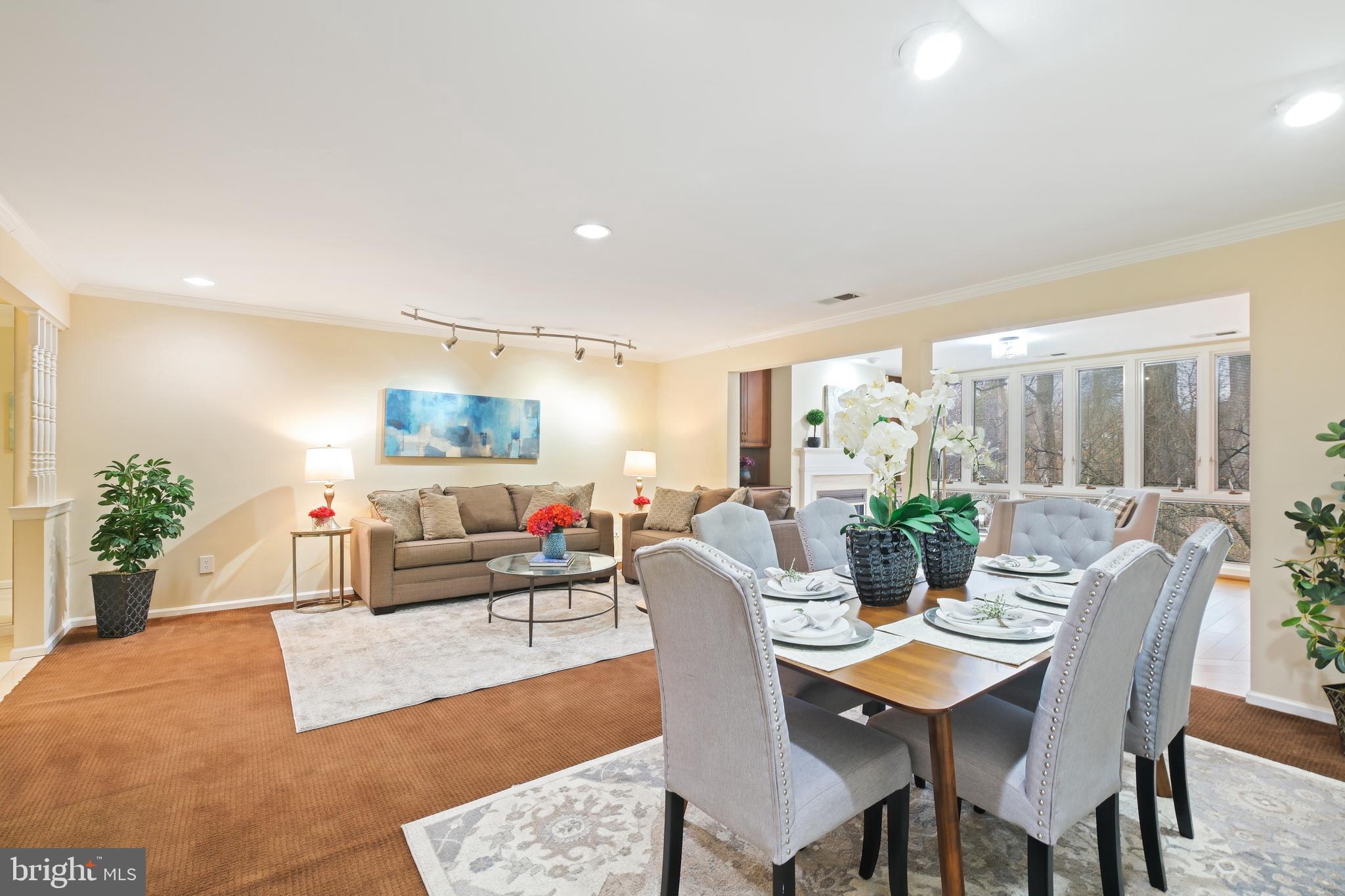 5704 BREWER HOUSE CIRCLE 101